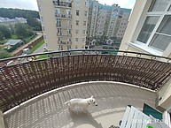 Плетеный балкон из полимерной лозы
