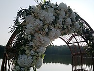 Ротанговая арка свадебная